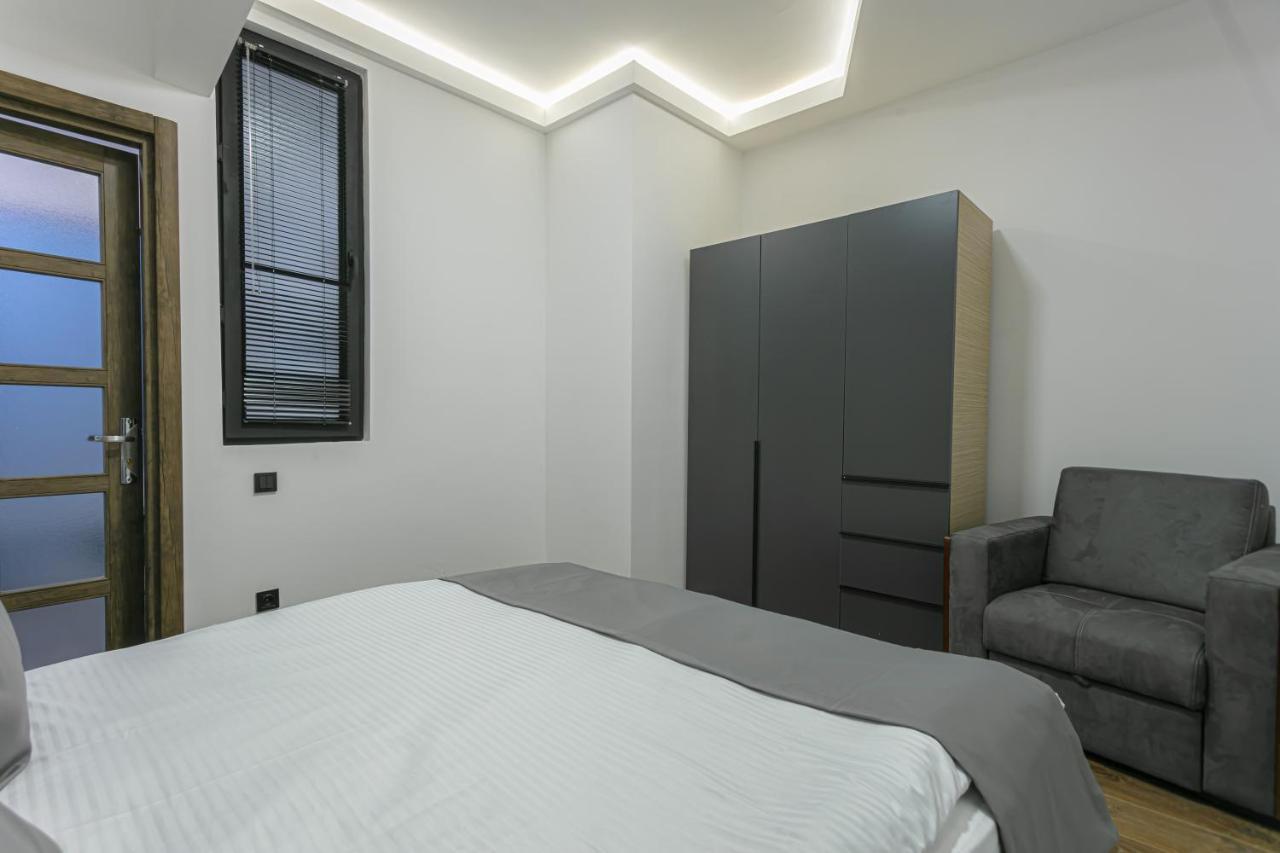 Luxe Apartment In Center Ereván Exterior foto