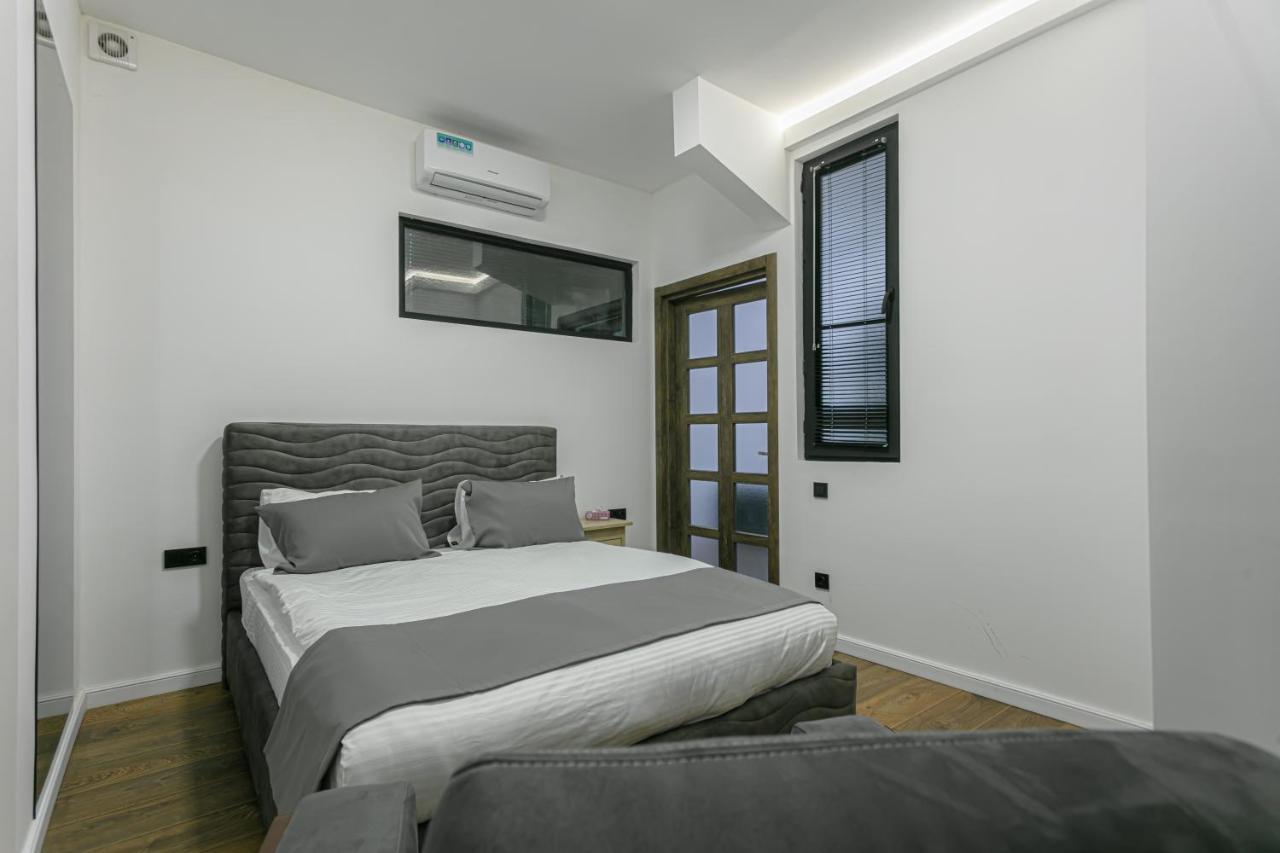 Luxe Apartment In Center Ereván Exterior foto